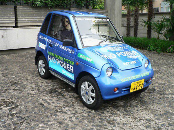 JAPANESE CAR RUNS ON WATER!
